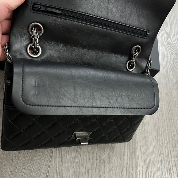 Chanel Classic 2.55 Bag 224 - Picture 4 of 6